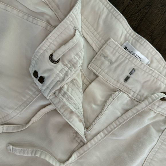 Northern Reflections Cropped Pants - Picture 2 of 10